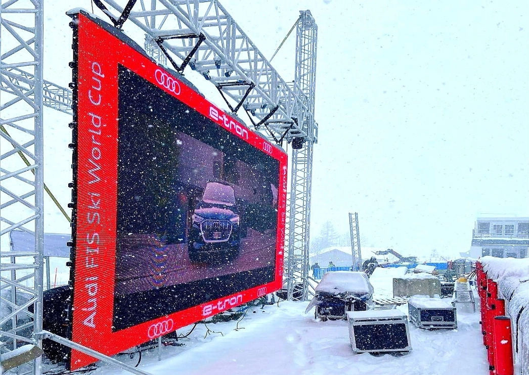 outdoor led display in snow weather