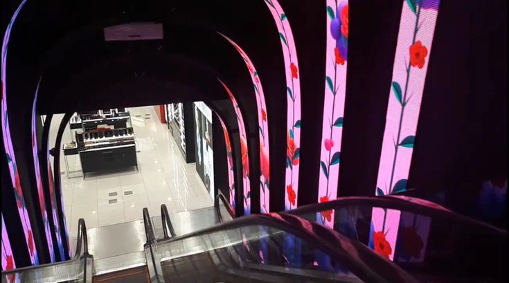 arch led screen creativ shopping center