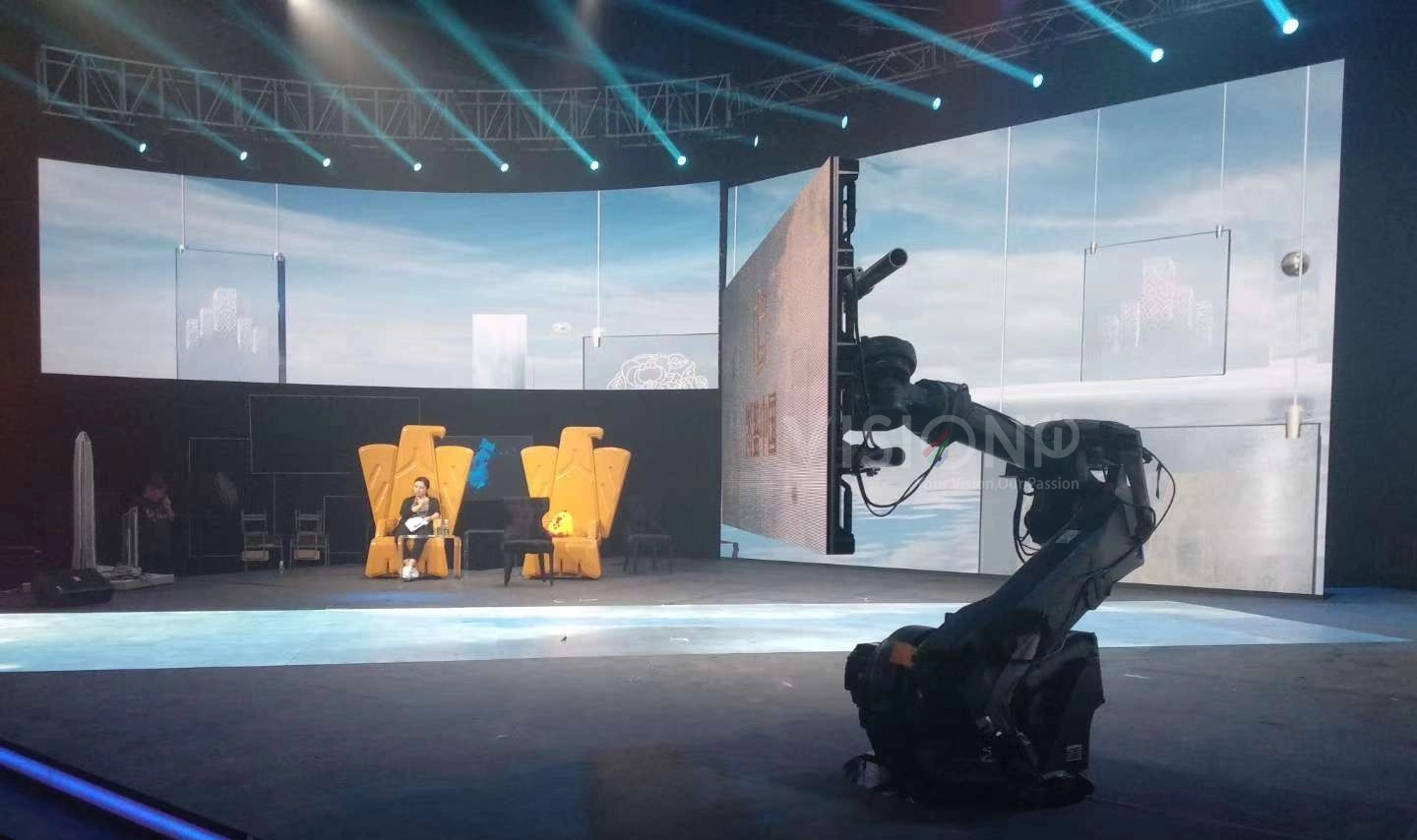 robotic arm led display for event robotic arm led display for event